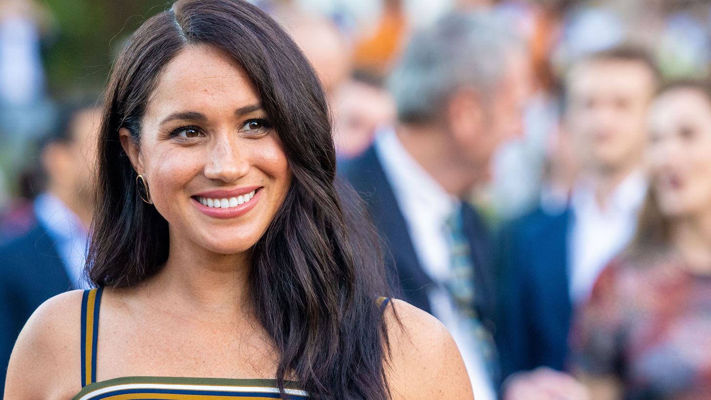 Meghan Markle | &#x3A0;&#x3CE;&#x3C2; &#x3C4;&#x3B7;&#x3BD; &#x3B1;&#x3C0;&#x3BF;&#x3BA;&#x3B1;&#x3BB;&#x3BF;&#x3CD;&#x3BD; &#x3BF;&#x3B9; &#x3B3;&#x3B5;&#x3AF;&#x3C4;&#x3BF;&#x3BD;&#x3AD;&#x3C2; &#x3C4;&#x3B7;&#x3C2;