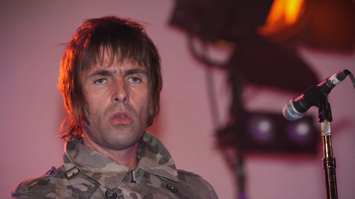 Oasis Knebworth 1996 | &#x3A4;&#x3BF; &#x3BD;&#x3C4;&#x3BF;&#x3BA;&#x3B9;&#x3BC;&#x3B1;&#x3BD;&#x3C4;&#x3AD;&#x3C1; &#x3B3;&#x3B9;&#x3B1; &#x3C4;&#x3B7; &#x3B8;&#x3C1;&#x3C5;&#x3BB;&#x3B9;&#x3BA;&#x3AE; &#x3BC;&#x3C0;&#x3AC;&#x3BD;&#x3C4;&#x3B1; &#x3C4;&#x3C9;&#x3BD; Liam &#x3BA;&#x3B1;&#x3B9; Noel Gallagher
