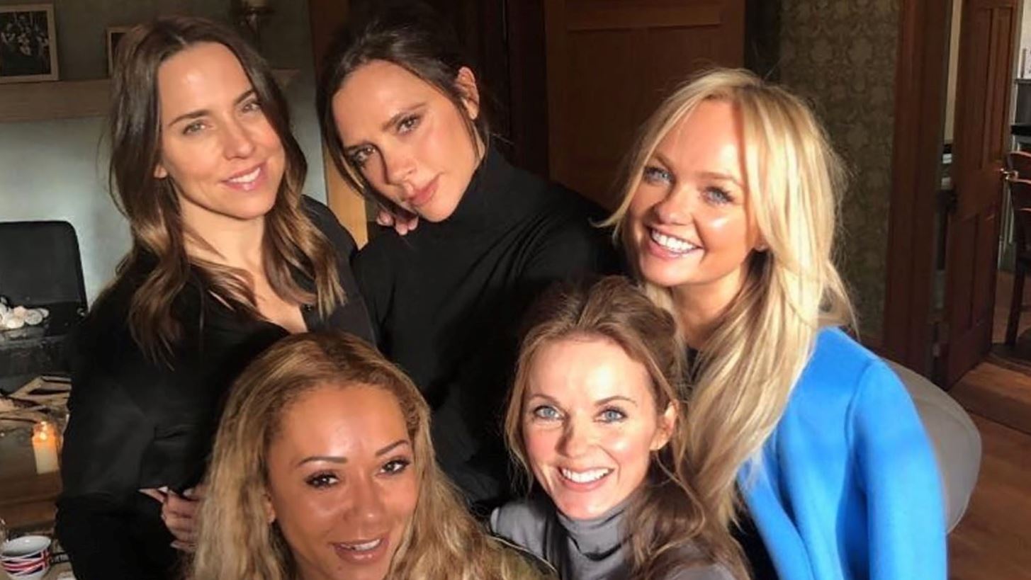 Victoria Beckham | &#x3A4;&#x3BF; &#x3C4;&#x3C1;&#x3C5;&#x3C6;&#x3B5;&#x3C1;&#x3CC; &quot;Spice Girls&quot; reunion &#x3C3;&#x3C4;&#x3B1; &#x3B3;&#x3B5;&#x3BD;&#x3AD;&#x3B8;&#x3BB;&#x3B9;&#x3B1; &#x3C4;&#x3B7;&#x3C2; Geri Halliwell