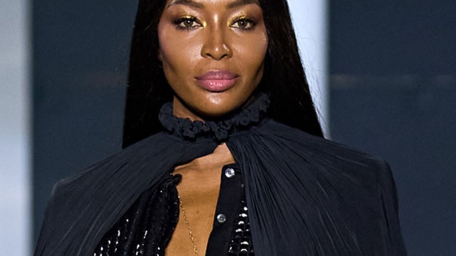 Naomi Campbell | H &#x3C3;&#x3C0;&#x3AC;&#x3BD;&#x3B9;&#x3B1; &#x3C6;&#x3C9;&#x3C4;&#x3BF;&#x3B3;&#x3C1;&#x3B1;&#x3C6;&#x3AF;&#x3B1; &#x3BC;&#x3B5; &#x3C4;&#x3B7;&#x3BD; &#x3BA;&#x3CC;&#x3C1;&#x3B7; &#x3C4;&#x3B7;&#x3C2;
