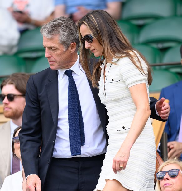 H &#x3C3;&#x3C4;&#x3B9;&#x3B3;&#x3BC;&#x3AE; &#x3C0;&#x3BF;&#x3C5; &#x3BF; Hugh Grant &#x3BA;&#x3BF;&#x3B9;&#x3BC;&#x3AC;&#x3C4;&#x3B1;&#x3B9; &#x3C3;&#x3C4;&#x3BF; Wimbledon &#x3C0;&#x3AF;&#x3C3;&#x3C9; &#x3B1;&#x3C0;&#x3CC; &#x3C4;&#x3B7; &#x3B2;&#x3B1;&#x3C3;&#x3AF;&#x3BB;&#x3B9;&#x3C3;&#x3C3;&#x3B1; &#x39A;&#x3B1;&#x3BC;&#x3AF;&#x3BB;&#x3B1;