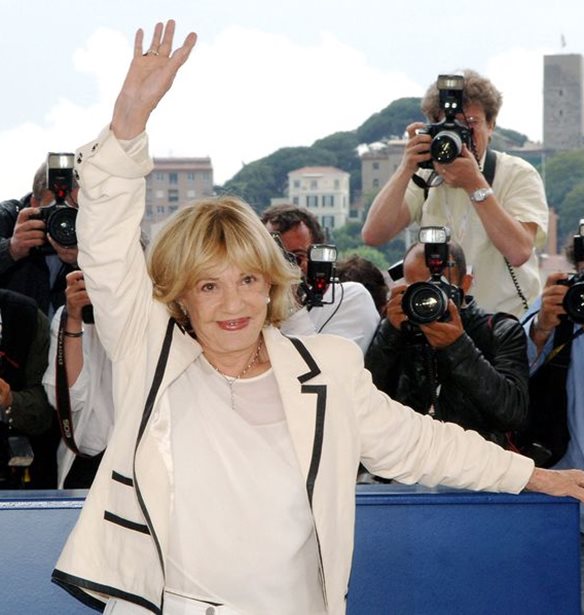 &#x388;&#x3C6;&#x3C5;&#x3B3;&#x3B5; &#x3B1;&#x3C0;&#x3CC; &#x3C4;&#x3B7; &#x3B6;&#x3C9;&#x3AE; &#x3B7; Jeanne Moreau