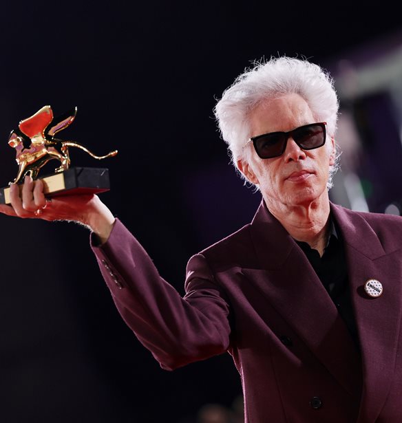 &#x3A6;&#x3B5;&#x3C3;&#x3C4;&#x3B9;&#x3B2;&#x3AC;&#x3BB; &#x392;&#x3B5;&#x3BD;&#x3B5;&#x3C4;&#x3AF;&#x3B1;&#x3C2; 2025 | &#x39F; Jim Jarmusch &#x3B8;&#x3C1;&#x3B9;&#x3B1;&#x3BC;&#x3B2;&#x3B5;&#x3CD;&#x3B5;&#x3B9; &#x3BA;&#x3B1;&#x3C4;&#x3B1;&#x3BA;&#x3C4;&#x3CE;&#x3BD;&#x3C4;&#x3B1;&#x3C2; &#x3C4;&#x3BF;&#x3BD; &#x3A7;&#x3C1;&#x3C5;&#x3C3;&#x3CC; &#x39B;&#x3AD;&#x3BF;&#x3BD;&#x3C4;&#x3B1;