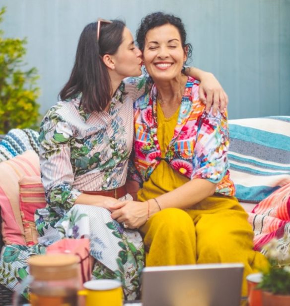 &#x3A3;&#x3C7;&#x3AD;&#x3C3;&#x3B7; &#x3BC;&#x3AC;&#x3BC;&#x3B1;&#x3C2; &#x3BA;&#x3B1;&#x3B9; &#x3BA;&#x3CC;&#x3C1;&#x3B7;&#x3C2;: &#x3A0;&#x3AC;&#x3C1;&#x3B5; &#x3BC;&#x3CC;&#x3BD;&#x3BF; &#x3C4;&#x3B1; &#x3B8;&#x3B5;&#x3C4;&#x3B9;&#x3BA;&#x3AC;