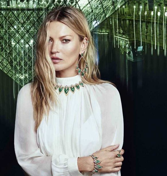 &#x397; Kate Moss &#x3C3;&#x3C7;&#x3B5;&#x3B4;&#x3B9;&#x3AC;&#x3B6;&#x3B5;&#x3B9; &#x3BA;&#x3BF;&#x3C3;&#x3BC;&#x3AE;&#x3BC;&#x3B1;&#x3C4;&#x3B1;