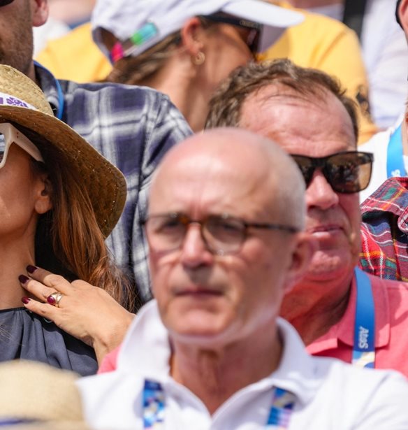 Eva Mendes &amp; Ryan Gosling | &#x397; &#x3C0;&#x3C1;&#x3CE;&#x3C4;&#x3B7; &#x3B4;&#x3B7;&#x3BC;&#x3CC;&#x3C3;&#x3B9;&#x3B1; &#x3B5;&#x3BC;&#x3C6;&#x3AC;&#x3BD;&#x3B9;&#x3C3;&#x3B7; &#x3BC;&#x3B5; &#x3C4;&#x3B9;&#x3C2; &#x3BA;&#x3CC;&#x3C1;&#x3B5;&#x3C2; &#x3C4;&#x3BF;&#x3C5;&#x3C2;