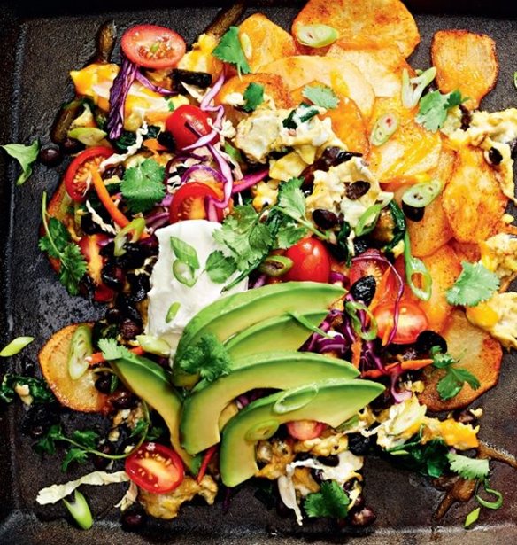 H συνταγή για το πιο σούπερ πρωινό με νάτσος, αυγά, αβοκάντο και όχι μόνο!