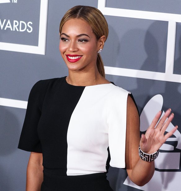 H Beyonc&#xE9; &#x3C4;&#x3C1;&#x3B1;&#x3B3;&#x3BF;&#x3C5;&#x3B4;&#x3AC;&#x3B5;&#x3B9; &#x3B3;&#x3B9;&#x3B1; &#x3C4;&#x3B7;&#x3BD; &#x3BA;&#x3B1;&#x3C4;&#x3AC;&#x3C1;&#x3B3;&#x3B7;&#x3C3;&#x3B7; &#x3C4;&#x3B7;&#x3C2; &#x3B4;&#x3BF;&#x3C5;&#x3BB;&#x3B5;&#x3AF;&#x3B1;&#x3C2;