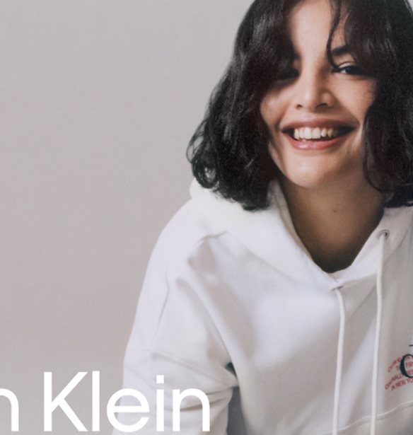 H Calvin Klein &#x3BB;&#x3B1;&#x3BD;&#x3C3;&#x3AC;&#x3C1;&#x3B5;&#x3B9; &#x3C4;&#x3BF; project CKunfiltered Jeans video mini-series