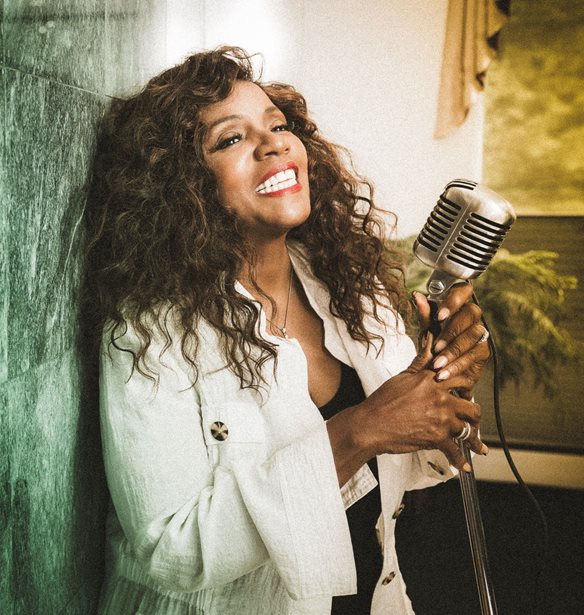 Norah Jones, Gloria Gaynor κι άλλοι αστέρες της παγκόσμιας μουσικής έρχονται στον Λόφο της Σάνης