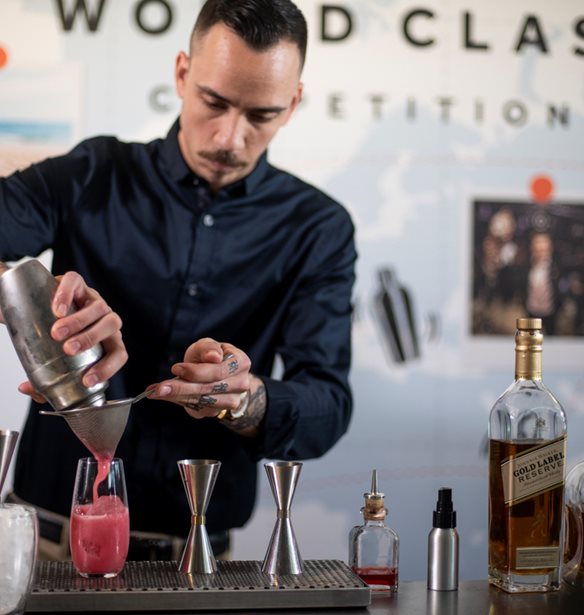 O &#x39D;&#x3AF;&#x3BA;&#x3BF;&#x3C2; &#x3A3;&#x3BF;&#x3C5;&#x3C1;&#x3BC;&#x3C0;&#x3AC;&#x3C4;&#x3B7;&#x3C2; &#x3B1;&#x3C0;&#x3CC; &#x3C4;&#x3BF; bar &#x3A4;he Clumsies &#x3B5;&#x3C0;&#x3B9;&#x3BA;&#x3C1;&#x3AC;&#x3C4;&#x3B7;&#x3C3;&#x3B5; &#x3C3;&#x3C4;&#x3BF; World Class Greece Finals 2019