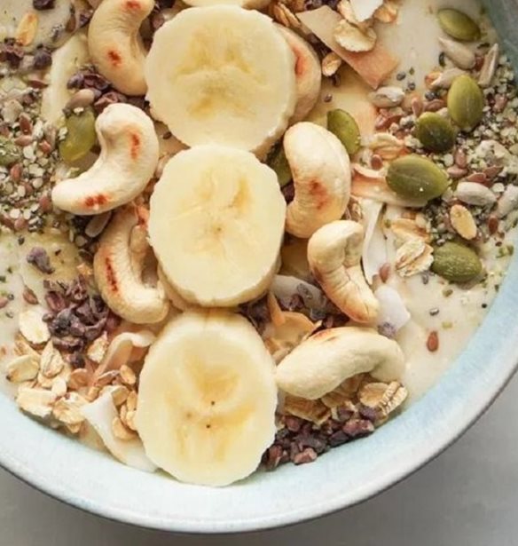 &#x3A4;&#x3BF; &#x3C0;&#x3B9;&#x3BF; &#x3B3;&#x3B5;&#x3C5;&#x3C3;&#x3C4;&#x3B9;&#x3BA;&#x3CC; smoothie bowl &#x3BC;&#x3B5; &#x3BC;&#x3C0;&#x3B1;&#x3BD;&#x3AC;&#x3BD;&#x3B1; &#x3BA;&#x3B1;&#x3B9; &#x3C6;&#x3C5;&#x3C3;&#x3C4;&#x3B9;&#x3BA;&#x3BF;&#x3B2;&#x3BF;&#x3CD;&#x3C4;&#x3C5;&#x3C1;&#x3BF;