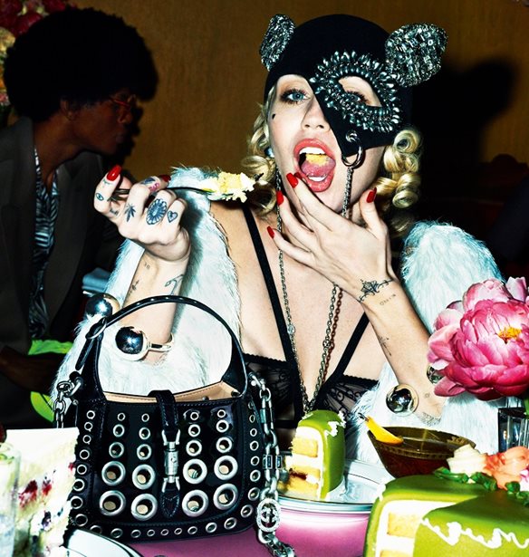 &#x397; &#x3BA;&#x3B1;&#x3BC;&#x3C0;&#x3AC;&#x3BD;&#x3B9;&#x3B1; &#x3C4;&#x3BF;&#x3C5; &#x3BF;&#x3AF;&#x3BA;&#x3BF;&#x3C5; Gucci &#x3B3;&#x3B9;&#x3B1; &#x3C4;&#x3B7;&#x3BD; Gucci Love Parade &#x3B1;&#x3BD;&#x3B1;&#x3B2;&#x3B9;&#x3CE;&#x3BD;&#x3B5;&#x3B9; &#x3C4;&#x3B1; &#x3CC;&#x3BD;&#x3B5;&#x3B9;&#x3C1;&#x3B1;