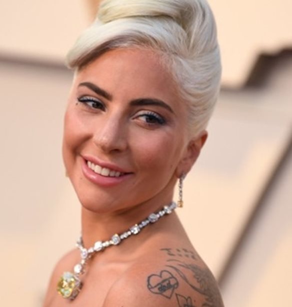 Lady Gaga | &#x394;&#x3B9;&#x3AD;&#x3C1;&#x3C1;&#x3B5;&#x3C5;&#x3C3;&#x3B1;&#x3BD; &#x3C4;&#x3B1; &#x3C0;&#x3C1;&#x3CE;&#x3C4;&#x3B1; &#x3C0;&#x3BB;&#x3AC;&#x3BD;&#x3B1; &#x3B1;&#x3C0;&#x3CC; &#x3C4;&#x3B9;&#x3C2; &#x3C0;&#x3C1;&#x3CC;&#x3B2;&#x3B5;&#x3C2; &#x3C4;&#x3B7;&#x3C2; &#x3C3;&#x3C4;&#x3BF;&#x3BD; &#x3A3;&#x3B7;&#x3BA;&#x3BF;&#x3C5;&#x3AC;&#x3BD;&#x3B1;