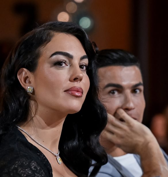 &#x393;&#x3B9;&#x3B1;&#x3C4;&#x3AF; &#x3C4;&#x3BF; &#x3C0;&#x3C1;&#x3BF;&#x3B3;&#x3B1;&#x3BC;&#x3B9;&#x3B1;&#x3AF;&#x3BF; &#x3C3;&#x3C5;&#x3BC;&#x3B2;&#x3CC;&#x3BB;&#x3B1;&#x3B9;&#x3BF; &#x3C4;&#x3B7;&#x3C2; Georgina Rodriguez &#x3BA;&#x3B1;&#x3B9; &#x3C4;&#x3BF;&#x3C5; Cristiano Ronaldo &#x3B5;&#x3AF;&#x3BD;&#x3B1;&#x3B9; &#x3C0;&#x3BF;&#x3BB;&#x3CD; &#x3C0;&#x3B9;&#x3BF; &#x3B1;&#x3BA;&#x3C1;&#x3B9;&#x3B2;&#x3CC; &#x3B1;&#x3C0;&#x3CC; &#x3C4;&#x3BF; &#x3B4;&#x3B1;&#x3C7;&#x3C4;&#x3C5;&#x3BB;&#x3AF;&#x3B4;&#x3B9; &#x3B1;&#x3C1;&#x3C1;&#x3B1;&#x3B2;&#x3CE;&#x3BD;&#x3C9;&#x3BD; &#x3C4;&#x3BF;&#x3C5;&#x3C2;