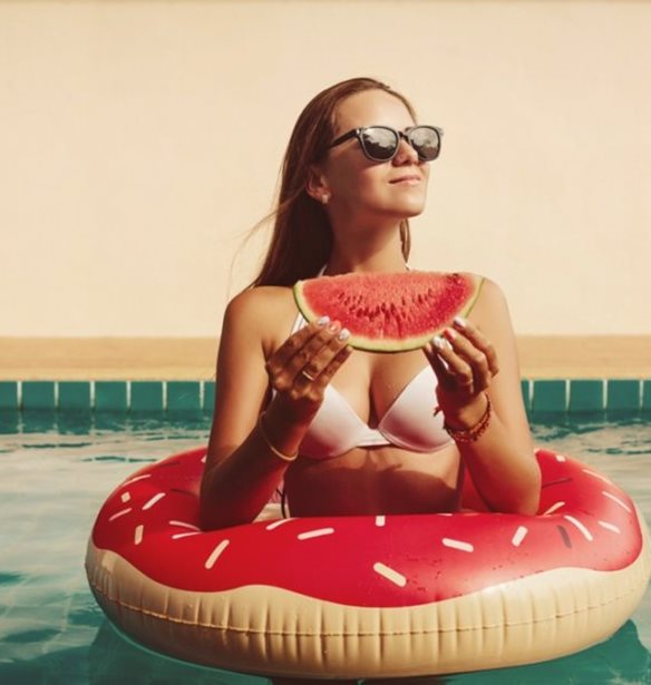 Τι να φάω στην παραλία; Τα καλύτερα σνακ για επίπεδη κοιλιά που δε σε φουσκώνουν