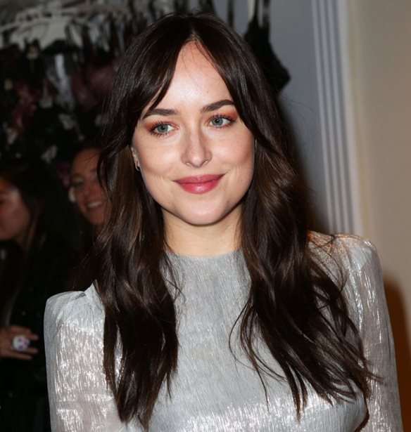 Dakota Johnson: H &#x3C9;&#x3C1;&#x3B1;&#x3B9;&#x3CC;&#x3C4;&#x3B5;&#x3C1;&#x3B7; &#x3BA;&#x3B1;&#x3BB;&#x3B5;&#x3C3;&#x3BC;&#x3AD;&#x3BD;&#x3B7; &#x3C3;&#x3B5; &#x3B3;&#x3AC;&#x3BC;&#x3BF;
