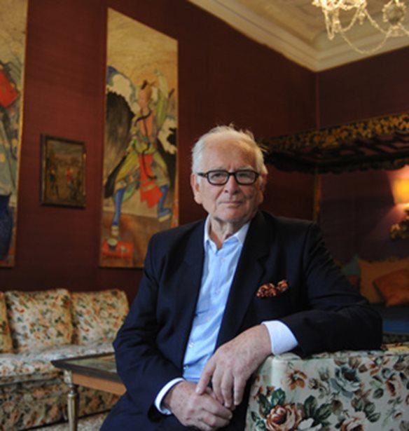 Pierre Cardin | &#x388;&#x3C6;&#x3C5;&#x3B3;&#x3B5; &#x3B1;&#x3C0;&#x3CC; &#x3C4;&#x3B7; &#x3B6;&#x3C9;&#x3AE; &#x3C3;&#x3B5; &#x3B7;&#x3BB;&#x3B9;&#x3BA;&#x3AF;&#x3B1; 98 &#x3B5;&#x3C4;&#x3CE;&#x3BD;