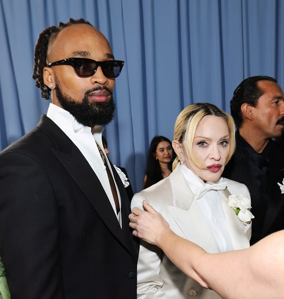 &#x397; Madonna &#x3B5;&#x3AF;&#x3BD;&#x3B1;&#x3B9; &#x3C4;&#x3C1;&#x3B5;&#x3BB;&#x3AC; &#x3B5;&#x3C1;&#x3C9;&#x3C4;&#x3B5;&#x3C5;&#x3BC;&#x3AD;&#x3BD;&#x3B7; | &#x3A0;&#x3BF;&#x3B9;&#x3BF;&#x3C2; &#x3B5;&#x3AF;&#x3BD;&#x3B1;&#x3B9; &#x3BF; &#x3C3;&#x3CD;&#x3BD;&#x3C4;&#x3C1;&#x3BF;&#x3C6;&#x3CC;&#x3C2; &#x3C4;&#x3B7;&#x3C2;, Akeem Morris &#x3C0;&#x3BF;&#x3C5; &#x3AD;&#x3C7;&#x3B5;&#x3B9; &#x3C4;&#x3B7;&#x3BD; &#x3AF;&#x3B4;&#x3B9;&#x3B1; &#x3B7;&#x3BB;&#x3B9;&#x3BA;&#x3AF;&#x3B1; &#x3BC;&#x3B5; &#x3C4;&#x3B7;&#x3BD; &#x3BA;&#x3CC;&#x3C1;&#x3B7; &#x3C4;&#x3B7;&#x3C2; Lourdes;