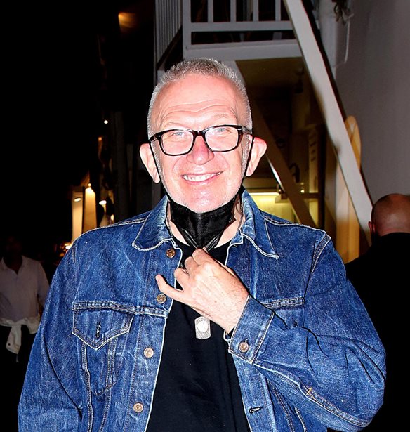 Jean Paul Gaultier | &#x39A;&#x3AC;&#x3BD;&#x3B5;&#x3B9; &#x3B4;&#x3B9;&#x3B1;&#x3BA;&#x3BF;&#x3C0;&#x3AD;&#x3C2; &#x3C3;&#x3C4;&#x3B7; &#x39C;&#x3CD;&#x3BA;&#x3BF;&#x3BD;&#x3BF;