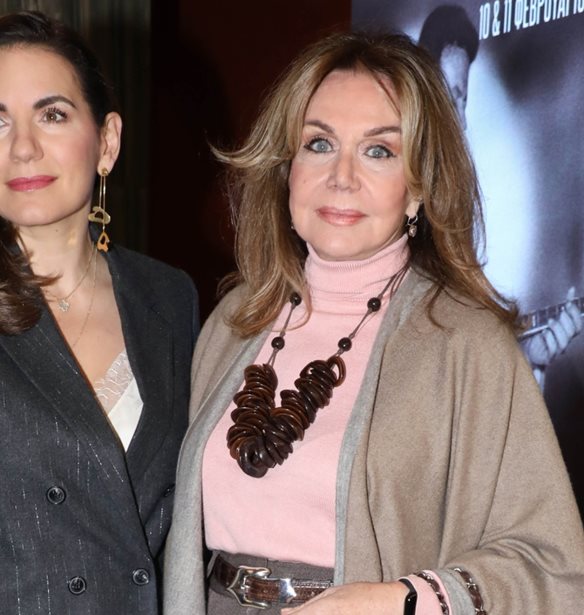 Αγάπη Πολίτη | Η απόχρωση που επιλέγει στο ρουζ της είναι η πιο κολακευτική για γυναίκες άνω των 50