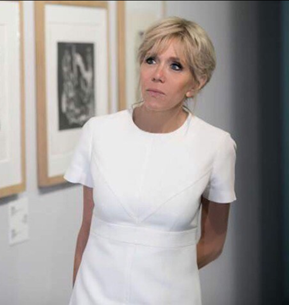 Brigitte Macron: &#x3A4;&#x3B9; &#x3C1;&#x3CC;&#x3BB;&#x3BF; &#x3B8;&#x3B1; &#x3AD;&#x3C7;&#x3B5;&#x3B9; &#x3B7; &#x3A0;&#x3C1;&#x3CE;&#x3C4;&#x3B7; &#x39A;&#x3C5;&#x3C1;&#x3AF;&#x3B1; &#x3C4;&#x3B7;&#x3C2; &#x393;&#x3B1;&#x3BB;&#x3BB;&#x3AF;&#x3B1;&#x3C2;;