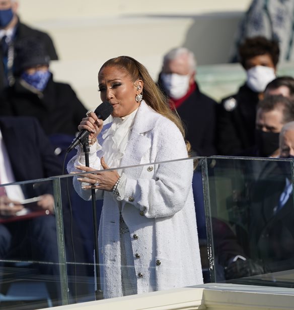 Jennifer Lopez | &#x397; &#x3BA;&#x3BF;&#x3BC;&#x3C8;&#x3AE; &#x3B5;&#x3BC;&#x3C6;&#x3AC;&#x3BD;&#x3B9;&#x3C3;&#x3B7; &#x3BA;&#x3B1;&#x3B9; &#x3B7; &#x3C3;&#x3C5;&#x3B3;&#x3BA;&#x3B9;&#x3BD;&#x3B7;&#x3C4;&#x3B9;&#x3BA;&#x3AE; &#x3C4;&#x3B7;&#x3C2; performance &#x3C3;&#x3C4;&#x3B7;&#x3BD; &#x3BF;&#x3C1;&#x3BA;&#x3C9;&#x3BC;&#x3BF;&#x3C3;&#x3AF;&#x3B1;