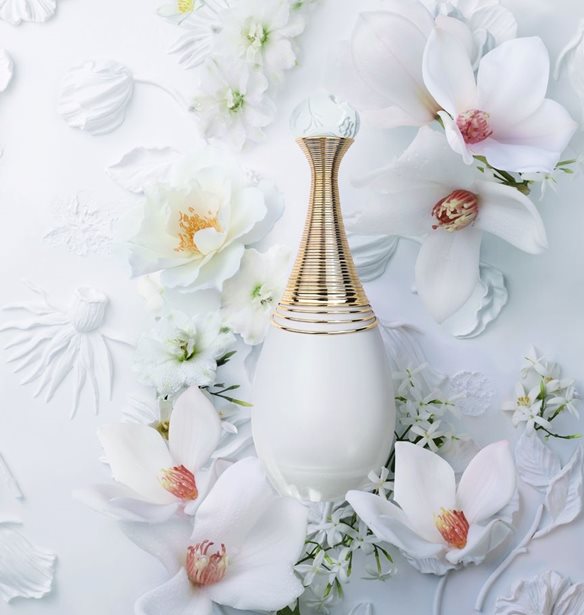 Το εμβληματικό άρωμα που αναγεννάται δοξάζοντας τη φύση