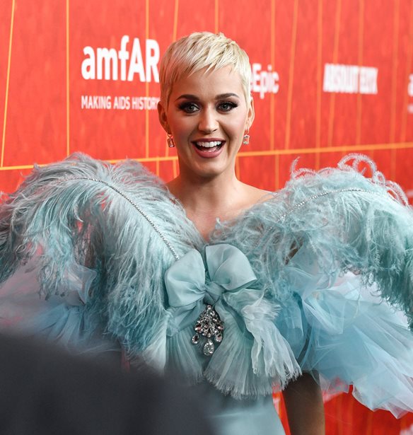 Katy Perry | &#x394;&#x3B9;&#x3B1;&#x3C4;&#x3B7;&#x3C1;&#x3B5;&#x3AF; &#x3C3;&#x3B5; &#x3B1;&#x3C0;&#x3BF;&#x3B8;&#x3AE;&#x3BA;&#x3B7; &#x3BC;&#x3B5; &#x3B5;&#x3B9;&#x3B4;&#x3B9;&#x3BA;&#x3AE; &#x3B8;&#x3B5;&#x3C1;&#x3BC;&#x3BF;&#x3BA;&#x3C1;&#x3B1;&#x3C3;&#x3AF;&#x3B1; &#x3CC;&#x3BB;&#x3B1; &#x3C4;&#x3B1; &#x3C1;&#x3BF;&#x3CD;&#x3C7;&#x3B1; &#x3C4;&#x3B7;&#x3C2; &#x3CE;&#x3C3;&#x3C4;&#x3B5; &#x3BD;&#x3B1; &#x3C4;&#x3B1; &#x3BA;&#x3BB;&#x3B7;&#x3C1;&#x3BF;&#x3BD;&#x3BF;&#x3BC;&#x3AE;&#x3C3;&#x3B5;&#x3B9; &#x3B7; &#x3BA;&#x3CC;&#x3C1;&#x3B7; &#x3C4;&#x3B7;&#x3C2;