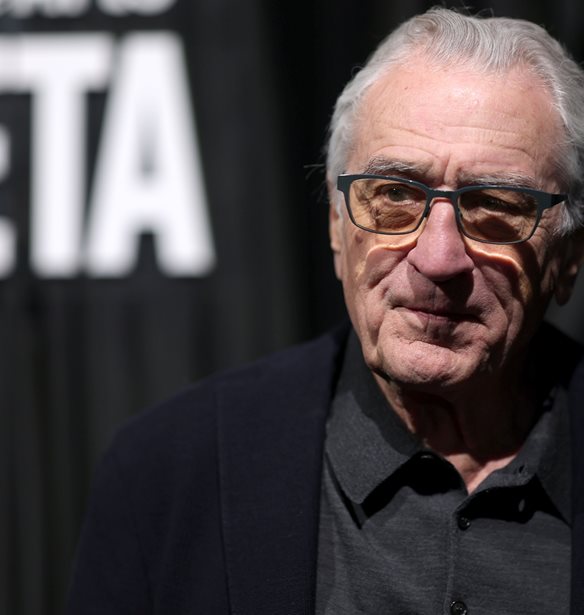 &#x397; 29&#x3C7;&#x3C1;&#x3BF;&#x3BD;&#x3B7; &#x3BA;&#x3CC;&#x3C1;&#x3B7; &#x3C4;&#x3BF;&#x3C5; Robert De Niro &#x3AD;&#x3BA;&#x3B1;&#x3BD;&#x3B5; coming out &#x3C9;&#x3C2; &#x3C4;&#x3C1;&#x3B1;&#x3BD;&#x3C2; &#x3B3;&#x3C5;&#x3BD;&#x3B1;&#x3AF;&#x3BA;&#x3B1;
