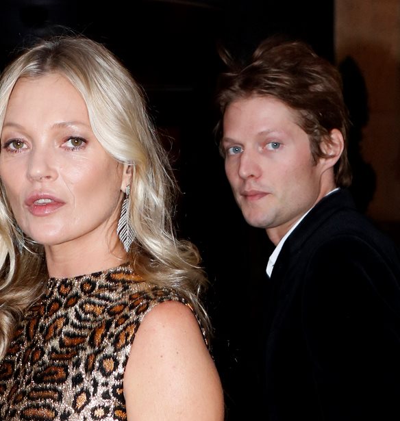 Η Kate Moss με λεοπάρ look στο Παρίσι