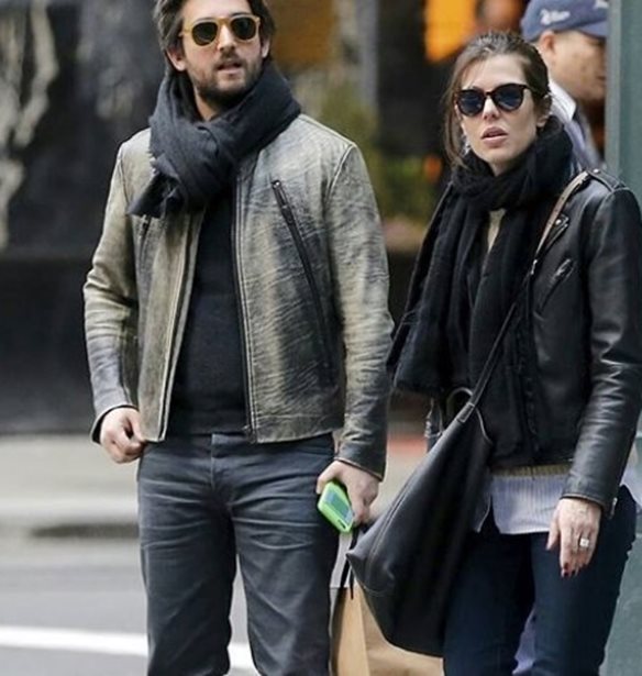 &#x397; &#x3C0;&#x3C1;&#x3B9;&#x3B3;&#x3BA;&#x3AF;&#x3C0;&#x3B9;&#x3C3;&#x3C3;&#x3B1; &#x3A3;&#x3B1;&#x3C1;&#x3BB;&#x3CC;&#x3C4; &#x3C4;&#x3BF;&#x3C5; &#x39C;&#x3BF;&#x3BD;&#x3B1;&#x3BA;&#x3CC; &#x3C7;&#x3CE;&#x3C1;&#x3B9;&#x3C3;&#x3B5; &#x3B4;&#x3CD;&#x3BF; &#x3BC;&#x3AE;&#x3BD;&#x3B5;&#x3C2; &#x3BC;&#x3B5;&#x3C4;&#x3AC; &#x3C4;&#x3B7; &#x3B3;&#x3AD;&#x3BD;&#x3BD;&#x3B7;&#x3C3;&#x3B7; &#x3C4;&#x3BF;&#x3C5; &#x3B3;&#x3B9;&#x3BF;&#x3C5; &#x3C4;&#x3B7;&#x3C2;