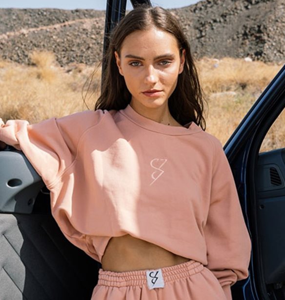 Studio 83 | &#x397; &#x3BD;&#x3AD;&#x3B1; Athleisure &#x3C3;&#x3C5;&#x3BB;&#x3BB;&#x3BF;&#x3B3;&#x3AE; &#x3BC;&#x3CC;&#x3BB;&#x3B9;&#x3C2; &#x3BA;&#x3C5;&#x3BA;&#x3BB;&#x3BF;&#x3C6;&#x3CC;&#x3C1;&#x3B7;&#x3C3;&#x3B5; &#x3BA;&#x3B1;&#x3B9; &#x3B8;&#x3B1; &#x3C3;&#x3B5; &#x3BA;&#x3AC;&#x3BD;&#x3B5;&#x3B9; &#x3BD;&#x3B1; &#x3B1;&#x3B3;&#x3B1;&#x3C0;&#x3AE;&#x3C3;&#x3B5;&#x3B9;&#x3C2; &#x3C4;&#x3BF; casual &#x3BD;&#x3C4;&#x3CD;&#x3C3;&#x3B9;&#x3BC;&#x3BF;