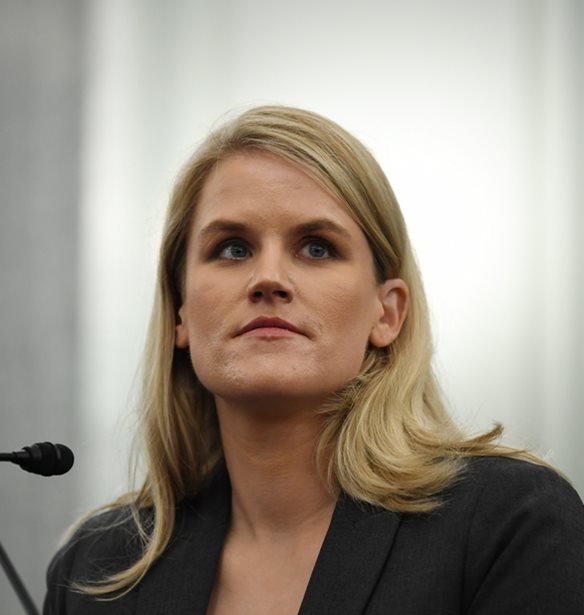 &#x39F;&#x3B9; &#x3B1;&#x3C0;&#x3BF;&#x3BA;&#x3B1;&#x3BB;&#x3CD;&#x3C8;&#x3B5;&#x3B9;&#x3C2; &#x3C4;&#x3B7;&#x3C2; Frances Haugen &#x3C0;&#x3C1;&#x3BF;&#x3BA;&#x3B1;&#x3BB;&#x3BF;&#x3CD;&#x3BD; &#x3C5;&#x3C0;&#x3B1;&#x3C1;&#x3BE;&#x3B9;&#x3B1;&#x3BA;&#x3AE; &#x3BA;&#x3C1;&#x3AF;&#x3C3;&#x3B7; &#x3C3;&#x3C4;&#x3BF; Facebook