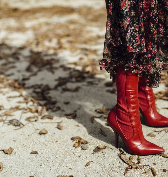 Sock boots: O πιο fashion τρόπος να φορέσεις τις μπότες τη φετινή σεζόν