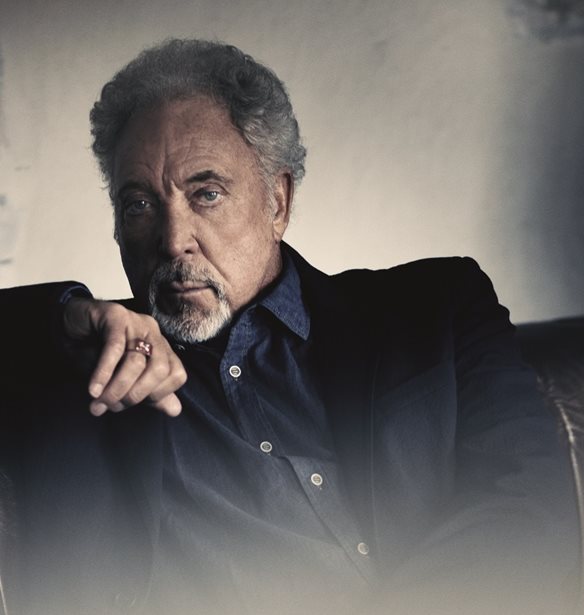 Tom Jones | &#x394;&#x3AD;&#x3BA;&#x3B1; &#x3B1;&#x3BE;&#x3AD;&#x3C7;&#x3B1;&#x3C3;&#x3C4;&#x3B5;&#x3C2; &#x3C3;&#x3C5;&#x3BD;&#x3B5;&#x3C1;&#x3B3;&#x3B1;&#x3C3;&#x3AF;&#x3B5;&#x3C2; &#x3BC;&#x3B5; &#x3BC;&#x3B5;&#x3B3;&#x3AC;&#x3BB;&#x3BF;&#x3C5;&#x3C2; &#x3C3;&#x3C4;&#x3B1;&#x3C1;