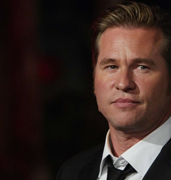 &#x388;&#x3C6;&#x3C5;&#x3B3;&#x3B5; &#x3B1;&#x3C0;&#x3CC; &#x3C4;&#x3B7; &#x3B6;&#x3C9;&#x3AE; &#x3BF; Val Kilmer