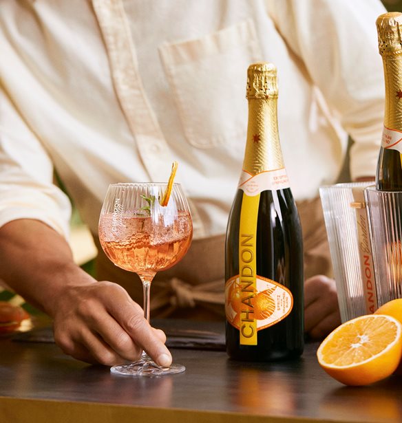 Chandon Garden Spritz | &#x391;&#x3C0;&#x3CC;&#x3BB;&#x3B1;&#x3C5;&#x3C3;&#x3B5; &#x3C4;&#x3BF; &#x3C0;&#x3B9;&#x3BF; &#x3C0;&#x3BF;&#x3BB;&#x3C5;&#x3C4;&#x3B5;&#x3BB;&#x3AD;&#x3C2; spritz &#x3BC;&#x3B5; &#x3C4;&#x3B9;&#x3C2; &#x3BB;&#x3B9;&#x3B3;&#x3CC;&#x3C4;&#x3B5;&#x3C1;&#x3B5;&#x3C2; &#x3B8;&#x3B5;&#x3C1;&#x3BC;&#x3AF;&#x3B4;&#x3B5;&#x3C2;