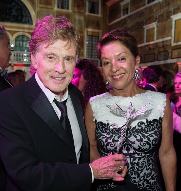 &#x39F; Robert Redford &#x3BA;&#x3B1;&#x3B9; &#x3B7; &#x3BA;&#x3BB;&#x3B7;&#x3C1;&#x3BF;&#x3BD;&#x3BF;&#x3BC;&#x3B9;&#x3AC; &#x3C4;&#x3C9;&#x3BD; 200 &#x3B5;&#x3BA;&#x3B1;&#x3C4;&#x3BF;&#x3BC;&#x3BC;&#x3C5;&#x3C1;&#x3AF;&#x3C9;&#x3BD; &#x3B4;&#x3BF;&#x3BB;&#x3B1;&#x3C1;&#x3AF;&#x3C9;&#x3BD; | &#x3A0;&#x3CE;&#x3C2; &#x3BC;&#x3BF;&#x3AF;&#x3C1;&#x3B1;&#x3C3;&#x3B5; &#x3C4;&#x3B7;&#x3BD; &#x3C0;&#x3B5;&#x3C1;&#x3B9;&#x3BF;&#x3C5;&#x3C3;&#x3AF;&#x3B1; &#x3C4;&#x3BF;&#x3C5; &#x3B2;&#x3AC;&#x3C3;&#x3B5;&#x3B9; &#x3C4;&#x3B7;&#x3C2; &#x3BD;&#x3BF;&#x3BC;&#x3BF;&#x3B8;&#x3B5;&#x3C3;&#x3AF;&#x3B1;&#x3C2; &#x3C4;&#x3B7;&#x3C2; &#x393;&#x3B9;&#x3BF;&#x3CD;&#x3C4;&#x3B1;;