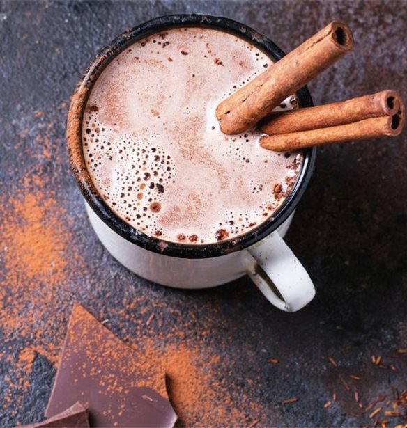 3 ροφήματα με κανέλα για τις γιορτές και για αποτοξίνωση όταν έχεις φάει πολύ!