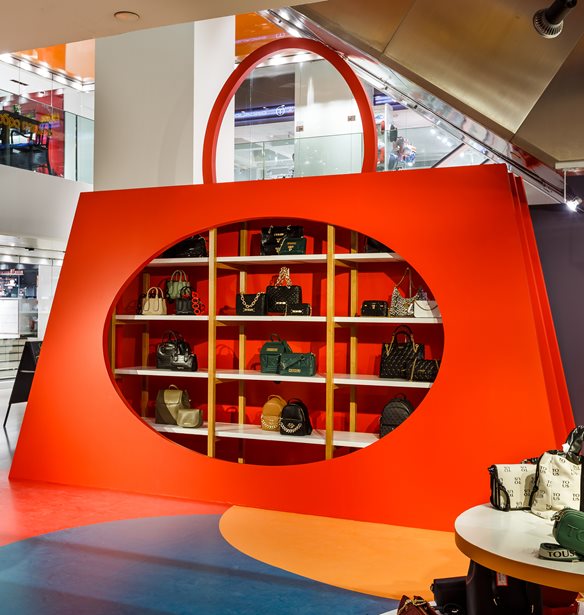 &#x388;&#x3BD;&#x3B1; &#x3B5;&#x3BD;&#x3C4;&#x3C5;&#x3C0;&#x3C9;&#x3C3;&#x3B9;&#x3B1;&#x3BA;&#x3CC; Pop-Up Store &#x3C3;&#x3C4;&#x3B7; &#x3C3;&#x3C4;&#x3BF;&#x3AC; &#x3A7;&#x3B9;&#x3C1;&#x3C2;, &#x3C3;&#x3C4;&#x3BF; &#x3C0;&#x3BF;&#x3BB;&#x3C5;&#x3BA;&#x3B1;&#x3C4;&#x3AC;&#x3C3;&#x3C4;&#x3B7;&#x3BC;&#x3B1; notos &#x398;&#x3B5;&#x3C3;&#x3C3;&#x3B1;&#x3BB;&#x3BF;&#x3BD;&#x3AF;&#x3BA;&#x3B7;&#x3C2;