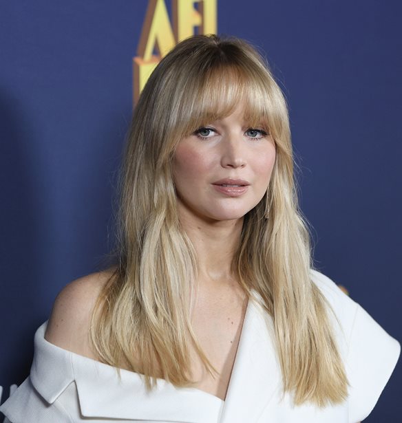 Jennifer Lawrence | &#x397; &#x3C0;&#x3C1;&#x3CE;&#x3C4;&#x3B7; red carpet &#x3B5;&#x3BC;&#x3C6;&#x3AC;&#x3BD;&#x3B9;&#x3C3;&#x3B7; &#x3BC;&#x3B5; &#x3C6;&#x3BF;&#x3C5;&#x3C3;&#x3BA;&#x3C9;&#x3BC;&#x3AD;&#x3BD;&#x3B7; &#x3BA;&#x3BF;&#x3B9;&#x3BB;&#x3AF;&#x3C4;&#x3C3;&#x3B1;