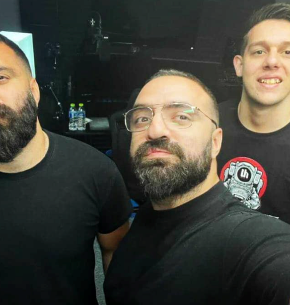 Unboxholics | &#x3A0;&#x3BF;&#x3B9;&#x3BF;&#x3B9; &#x3B5;&#x3AF;&#x3BD;&#x3B1;&#x3B9; &#x3BF;&#x3B9; &#x3AC;&#x3BD;&#x3B8;&#x3C1;&#x3C9;&#x3C0;&#x3BF;&#x3B9; &#x3C0;&#x3BF;&#x3C5; &#x3C3;&#x3C5;&#x3B3;&#x3BA;&#x3AD;&#x3BD;&#x3C4;&#x3C1;&#x3C9;&#x3C3;&#x3B1;&#x3BD; &#x3C0;&#x3AC;&#x3BD;&#x3C9; &#x3B1;&#x3C0;&#x3CC; &#x20AC;300.000 &#x3B3;&#x3B9;&#x3B1; &#x3C4;&#x3BF;&#x3C5;&#x3C2; &#x3C0;&#x3C5;&#x3C1;&#x3CC;&#x3C0;&#x3BB;&#x3B7;&#x3BA;&#x3C4;&#x3BF;&#x3C5;&#x3C2; &#x3BC;&#x3AD;&#x3C3;&#x3C9; live stream