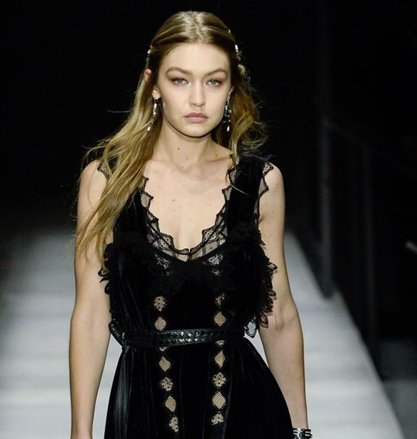 Gigi Hadid: &#x3A4;&#x3B9; &#x3B1;&#x3C0;&#x3B1;&#x3BD;&#x3C4;&#x3AC; &#x3C3;&#x3B5; &#x3CC;&#x3C3;&#x3BF;&#x3C5;&#x3C2; &#x3C4;&#x3B7; &#x3B8;&#x3B5;&#x3C9;&#x3C1;&#x3BF;&#x3CD;&#x3BD; &#x3C5;&#x3C0;&#x3B5;&#x3C1;&#x3B2;&#x3BF;&#x3BB;&#x3B9;&#x3BA;&#x3AC; &#x3B1;&#x3B4;&#x3CD;&#x3BD;&#x3B1;&#x3C4;&#x3B7;