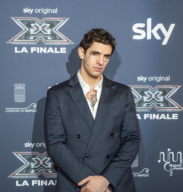 Achille Lauro | H &#x3B1;&#x3C0;&#x3AC;&#x3BD;&#x3C4;&#x3B7;&#x3C3;&#x3AE; &#x3C4;&#x3BF;&#x3C5; &#x3C3;&#x3C4;&#x3BF;&#x3BD; &#x3B9;&#x3C3;&#x3C7;&#x3C5;&#x3C1;&#x3B9;&#x3C3;&#x3BC;&#x3CC; &#x3C0;&#x3C9;&#x3C2; &#x3C5;&#x3C0;&#x3AE;&#x3C1;&#x3BE;&#x3B1;&#x3BD; &#x3B5;&#x3C1;&#x3B1;&#x3C3;&#x3C4;&#x3AD;&#x3C2; &#x3BC;&#x3B5; &#x3C4;&#x3B7;&#x3BD; Chiara Ferragni