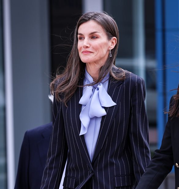 &#x392;&#x3B1;&#x3C3;&#x3AF;&#x3BB;&#x3B9;&#x3C3;&#x3C3;&#x3B1; Letizia &#x3C4;&#x3B7;&#x3C2; &#x399;&#x3C3;&#x3C0;&#x3B1;&#x3BD;&#x3AF;&#x3B1;&#x3C2; | &#x39C;&#x3B5; pussy bow &#x3C0;&#x3BF;&#x3C5;&#x3BA;&#x3AC;&#x3BC;&#x3B9;&#x3C3;&#x3BF; &#x3B1;&#x3C0;&#x3CC; &#x3C4;&#x3B7; Massimo Dutti