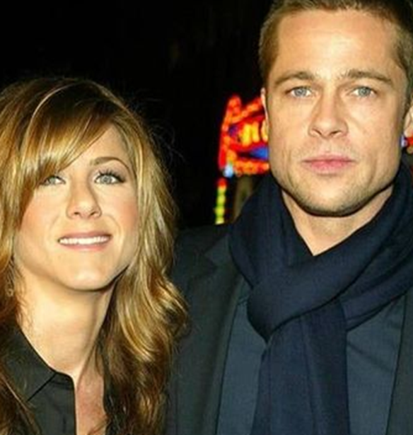 Jennifer Aniston - Brad Pitt | &#x397; &#x3B1;&#x3C0;&#x3BF;&#x3C5;&#x3C3;&#x3AF;&#x3B1; &#x3B1;&#x3C0;&#x3CC; &#x3C4;&#x3B1; &#x38C;&#x3C3;&#x3BA;&#x3B1;&#x3C1; &#x3BA;&#x3B1;&#x3B9; &#x3B7; &#x3B5;&#x3C0;&#x3B1;&#x3BD;&#x3B1;&#x3C3;&#x3CD;&#x3BD;&#x3B4;&#x3B5;&#x3C3;&#x3B7; &#x3C3;&#x3C4;&#x3BF; &#x3A0;&#x3B1;&#x3C1;&#x3AF;&#x3C3;&#x3B9;
