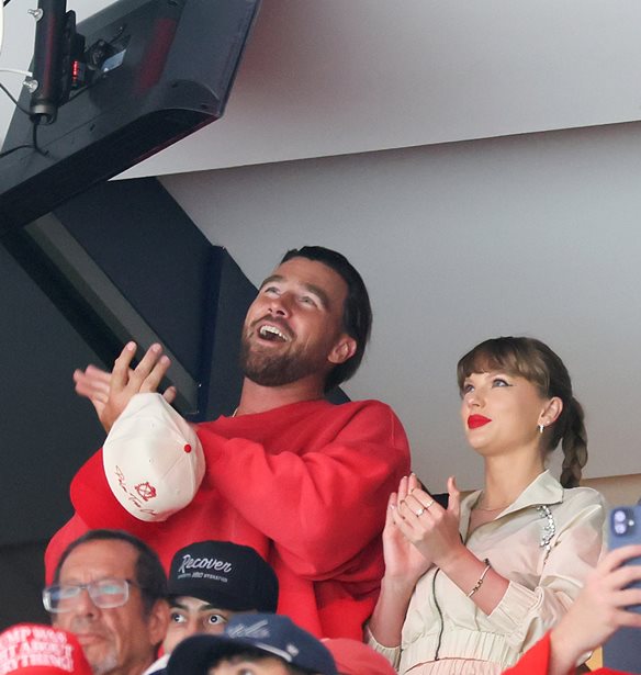 &#x3A0;&#x3CC;&#x3C3;&#x3BF;&#x3C5;&#x3C2; &#x3BD;&#x3AD;&#x3BF;&#x3C5;&#x3C2; subscribers &#x3BA;&#x3AD;&#x3C1;&#x3B4;&#x3B9;&#x3C3;&#x3B5; &#x3BF; Travis Kelce &#x3BC;&#x3B5;&#x3C4;&#x3AC; &#x3C4;&#x3B7;&#x3BD; &#x3B5;&#x3BC;&#x3C6;&#x3AC;&#x3BD;&#x3B9;&#x3C3;&#x3B7; &#x3C4;&#x3B7;&#x3C2; Taylor Swift &#x3C3;&#x3C4;&#x3BF; podcast &#x3C4;&#x3BF;&#x3C5;