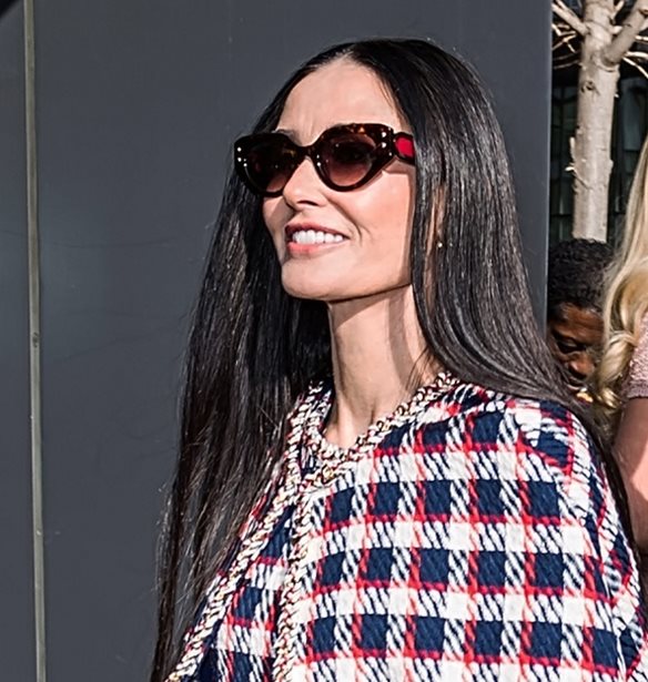 Demi Moore | &#x39C;&#x3B5; &#x3BC;&#x3AF;&#x3BD;&#x3B9; &#x3C6;&#x3CC;&#x3C1;&#x3B5;&#x3BC;&#x3B1; &#x3C3;&#x3B5; fashion show &#x3C3;&#x3C4;&#x3B7; &#x39D;&#x3AD;&#x3B1; &#x3A5;&#x3CC;&#x3C1;&#x3BA;&#x3B7;