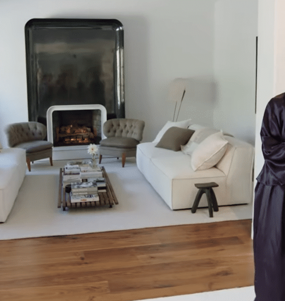 &#x397; Kris Jenner &#x3BC;&#x3B1;&#x3C2; &#x3BE;&#x3B5;&#x3BD;&#x3B1;&#x3B3;&#x3B5;&#x3AF; &#x3C3;&#x3C4;&#x3BF; &#x3C5;&#x3C0;&#x3AD;&#x3C1;&#x3BF;&#x3C7;&#x3BF; &#x3C3;&#x3C0;&#x3AF;&#x3C4;&#x3B9; &#x3C4;&#x3B7;&#x3C2; &#x3C3;&#x3C4;&#x3BF; L.A.